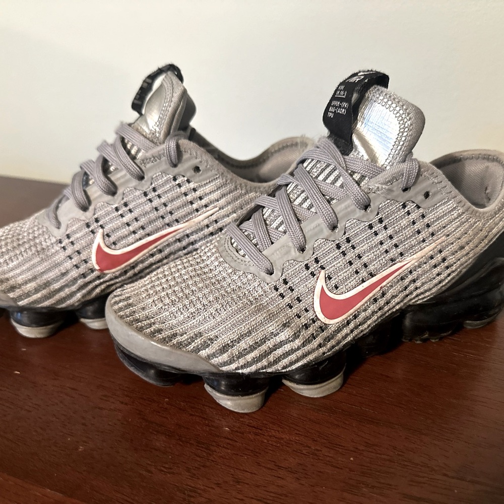 Nike Boys Air Vapormax Flyknit 3 BQ5238-006 Gray Running Shoes Size 3.5Y